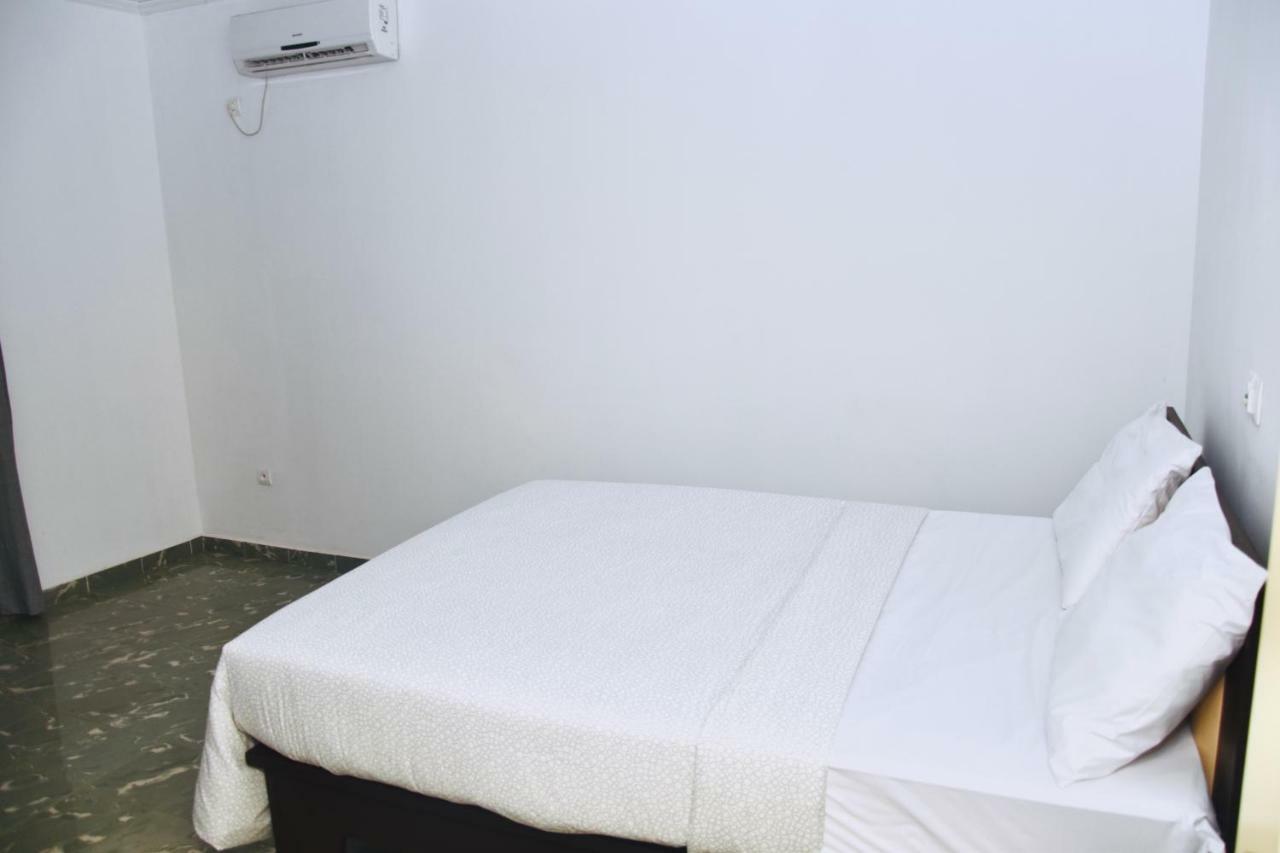Hotel La Couronne Rw Yaoundé Esterno foto